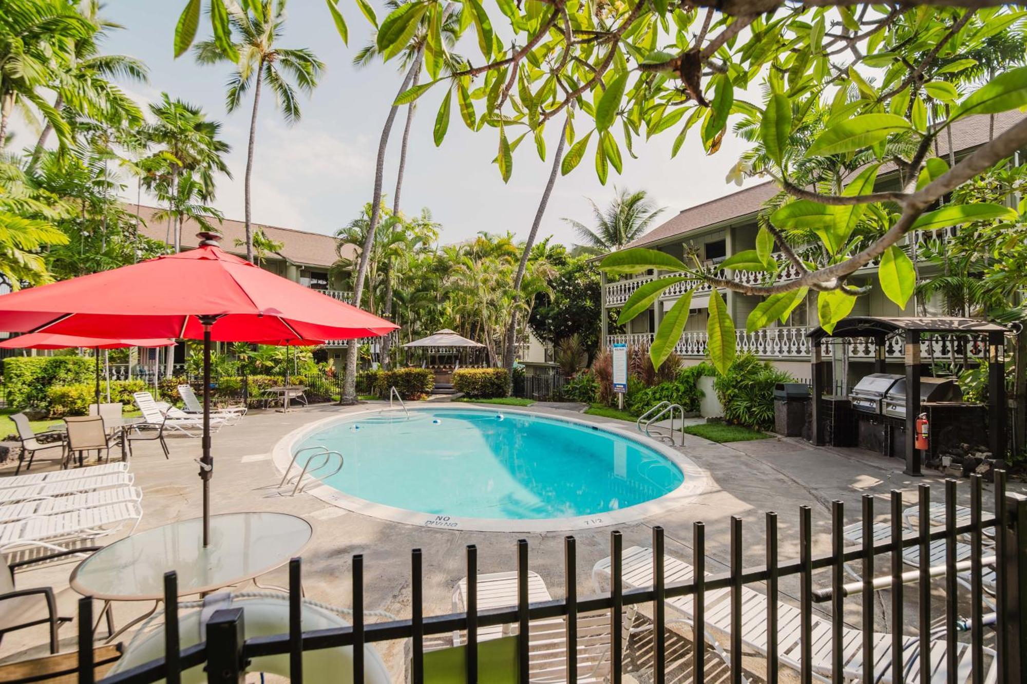 Downtown Hawaiian Theme Condo With Hot Tub, Pool & Beach - Kona Islander Inn Kailua-Kona Exterior foto